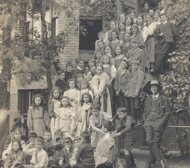 1909 school photo of students and staff